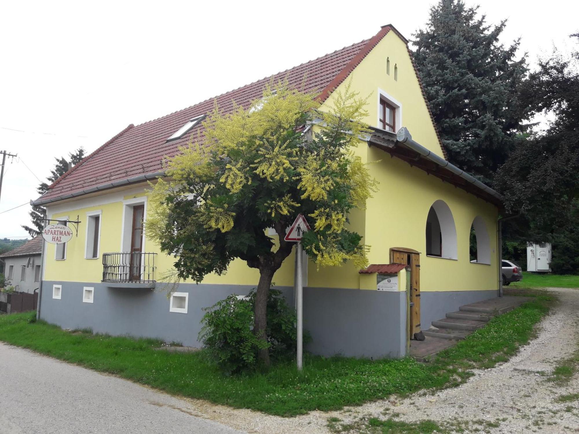 Zanati Apartmannhaz Nagykapornak Zewnętrze zdjęcie